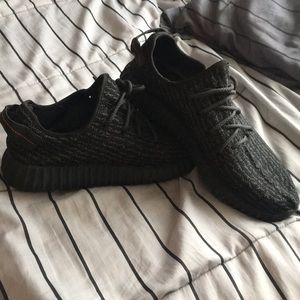 Yeezy 350 pirate black replicas